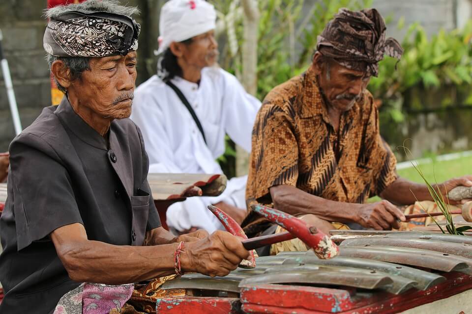 Budaya Belarusia: Nasional, Eropa, pasca-Soviet